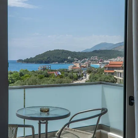 Koks' 3* Himare