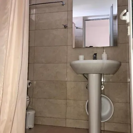 Koks' Pensionat Himare
